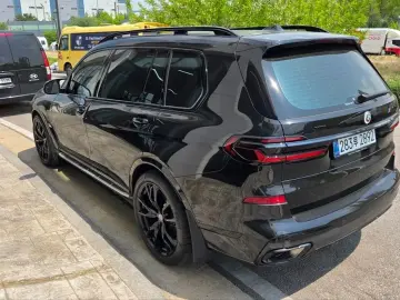 2025 BMW X7 с пробегом 5 000 км