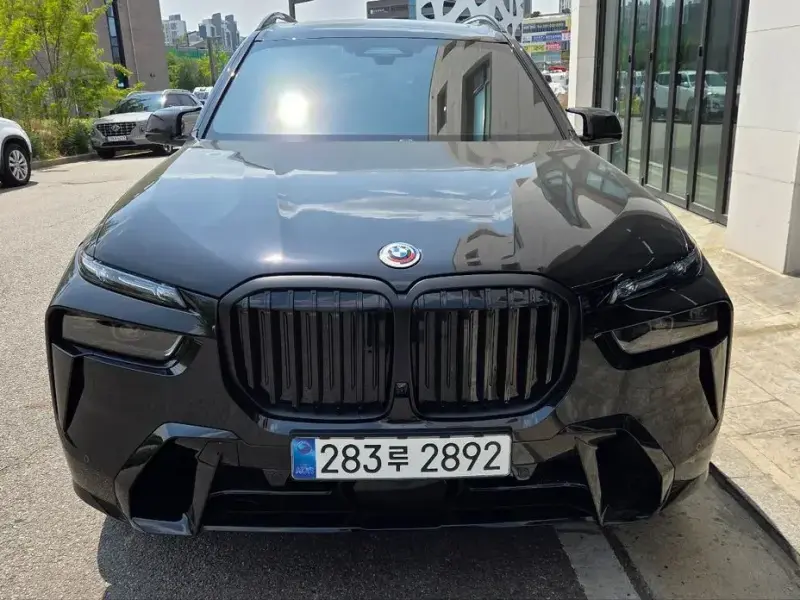 2025 BMW X7 с пробегом 5 000 км