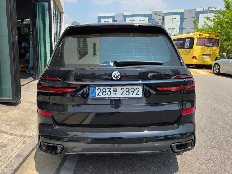 2025 BMW X7 с пробегом 5 000 км