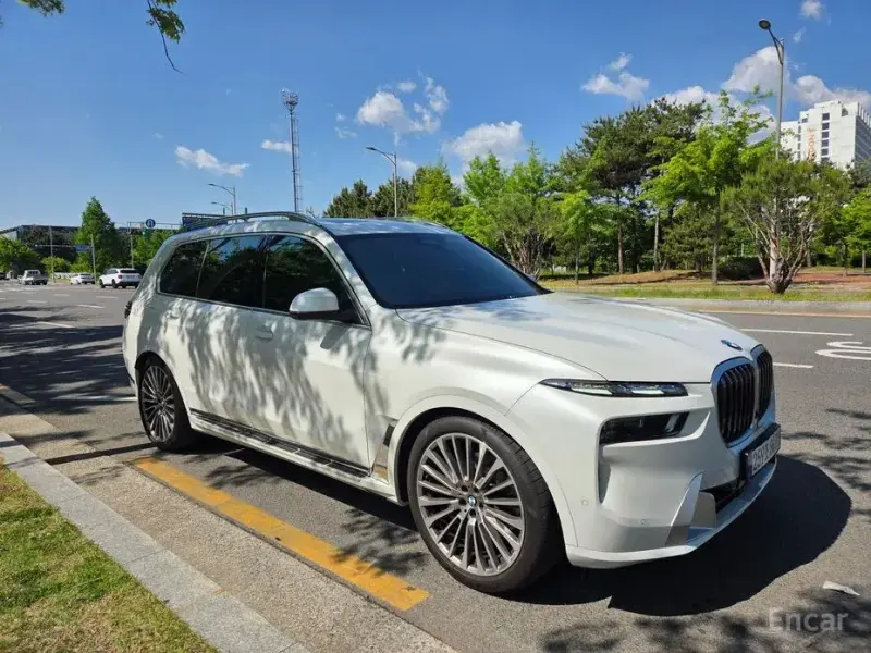 2025 BMW X7 с пробегом 5 700 км