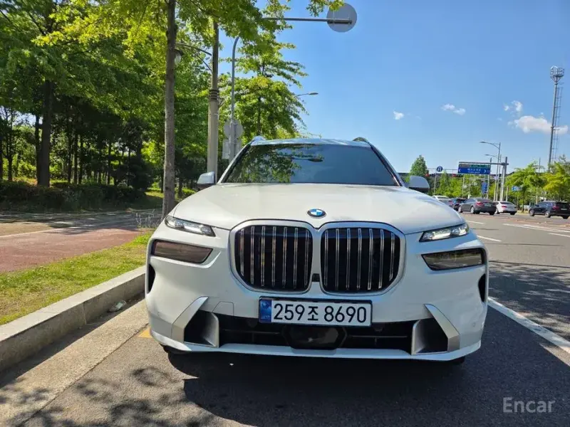 2025 BMW X7 с пробегом 5 700 км