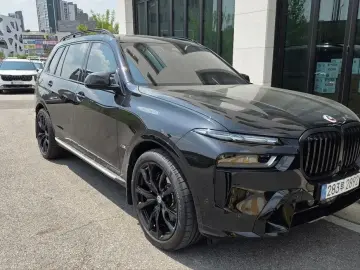 2025 BMW X7 с пробегом 5 000 км