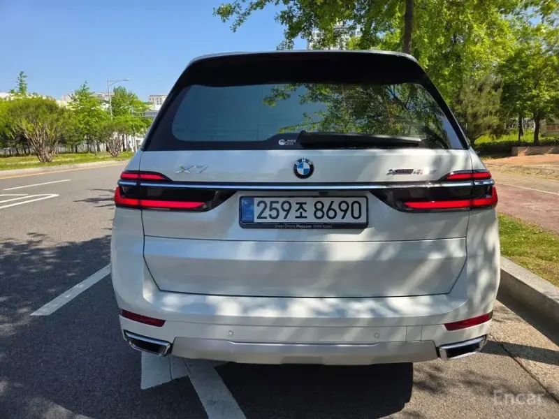 2025 BMW X7 с пробегом 5 700 км
