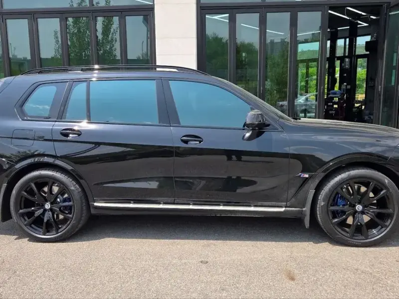 2025 BMW X7 с пробегом 5 000 км