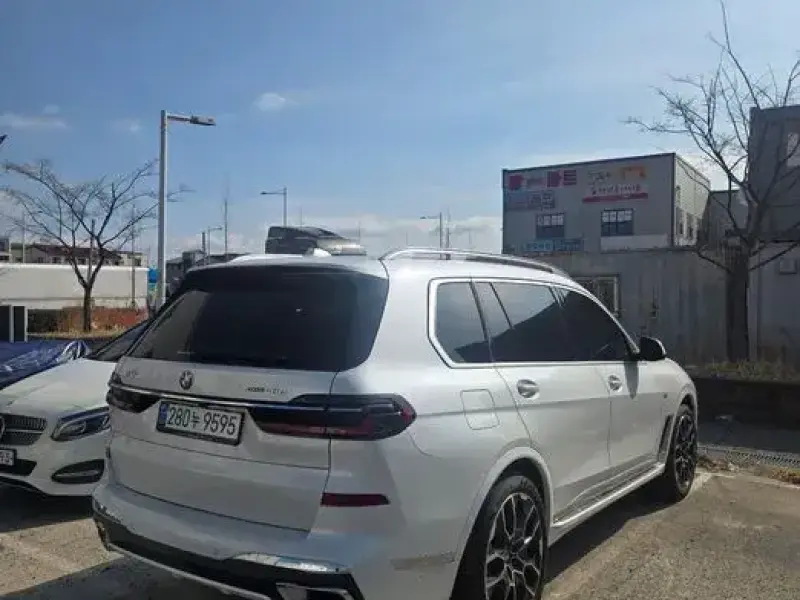 2025 BMW X7 с пробегом 8 500 км