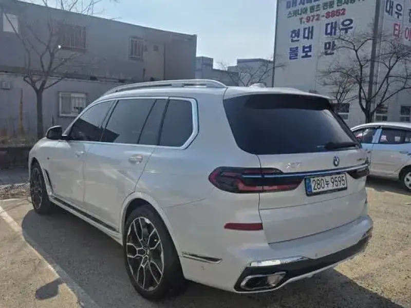 2025 BMW X7 с пробегом 8 500 км