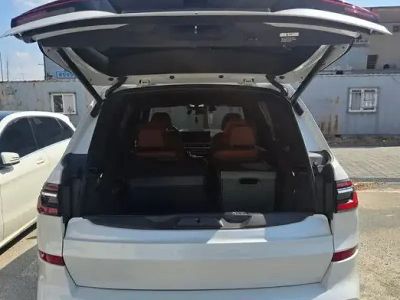 2025 BMW X7 с пробегом 8 500 км