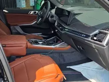 2025 BMW X7 с пробегом 5 000 км