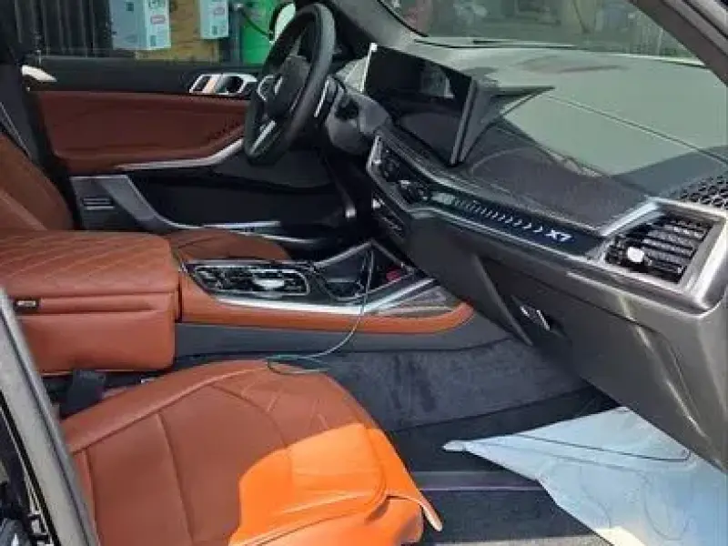 2025 BMW X7 с пробегом 5 000 км