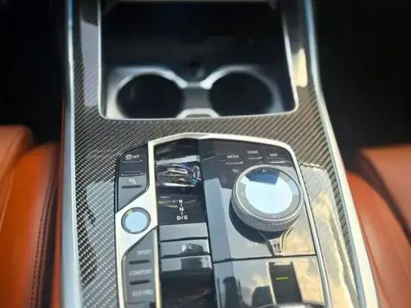 2025 BMW X7 с пробегом 8 500 км