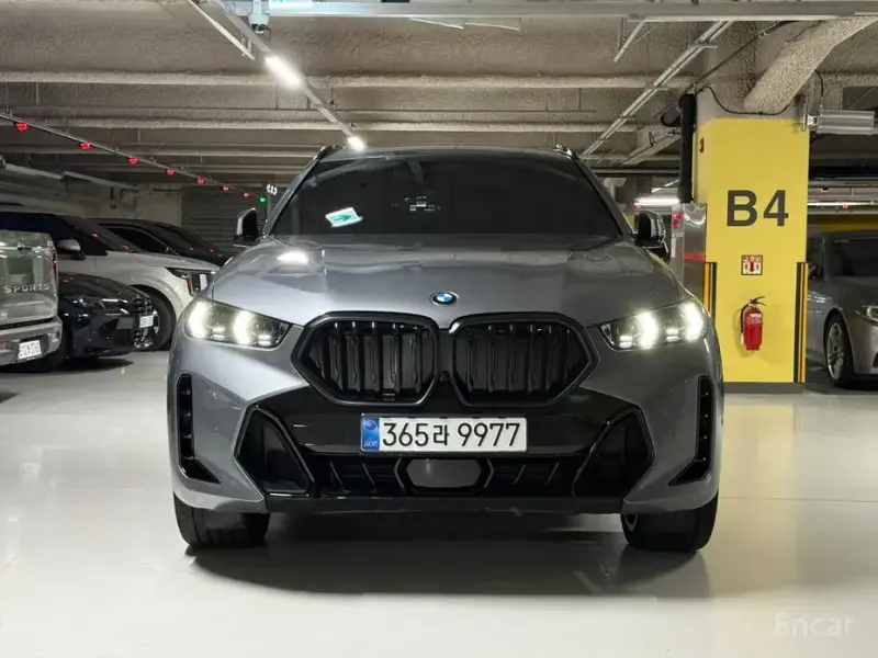2025 BMW X6 с пробегом 4 800 км