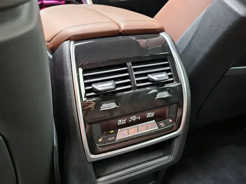 2025 BMW X6 с пробегом 5 845 км