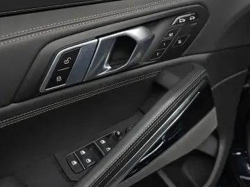 2025 BMW X6 с пробегом 6 208 км