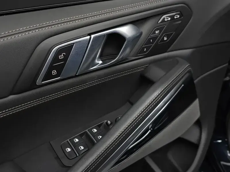 2025 BMW X6 с пробегом 6 208 км