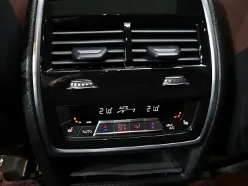 2024 BMW X6 с пробегом 23 573 км