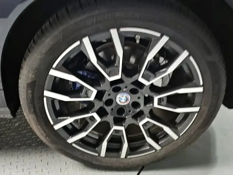 2025 BMW X6 с пробегом 8 023 км