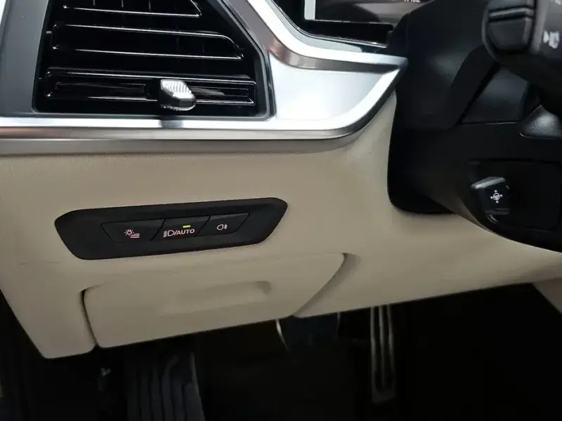 2025 BMW X6 с пробегом 8 023 км