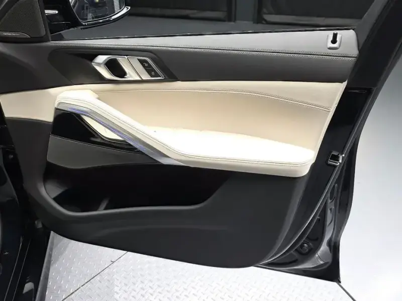 2025 BMW X6 с пробегом 9 079 км
