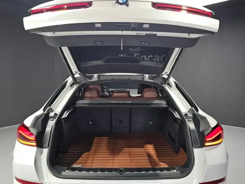 2024 BMW X6 с пробегом 15 904 км