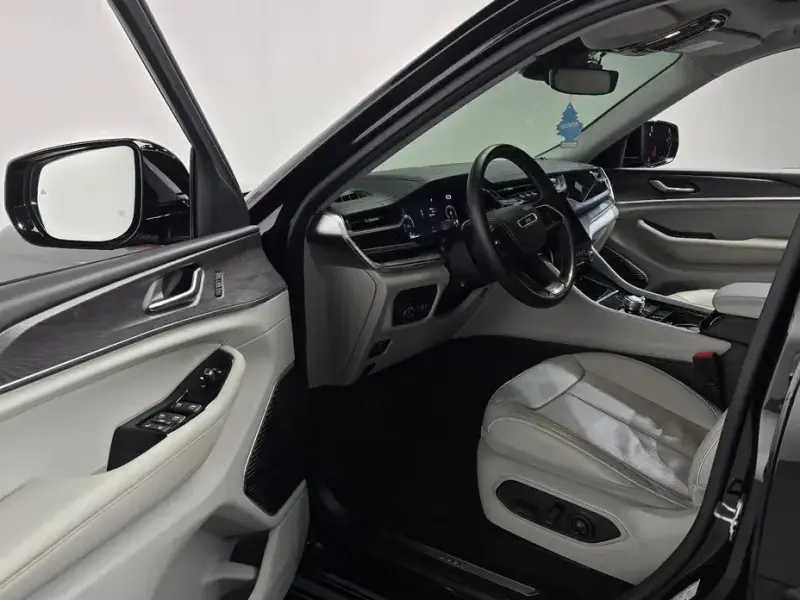 2022 Jeep Cherokee с пробегом 57 436 км