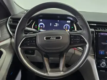 2022 Jeep Cherokee с пробегом 57 436 км
