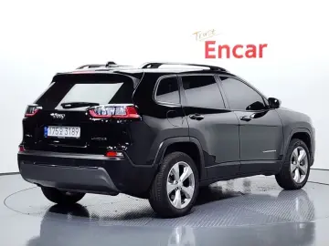 2022 Jeep Cherokee с пробегом 73 341 км