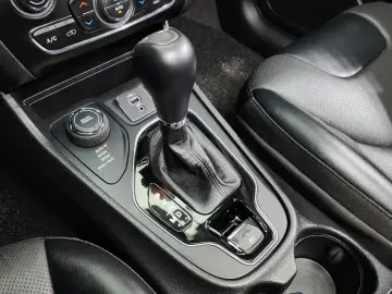 2022 Jeep Cherokee с пробегом 73 341 км