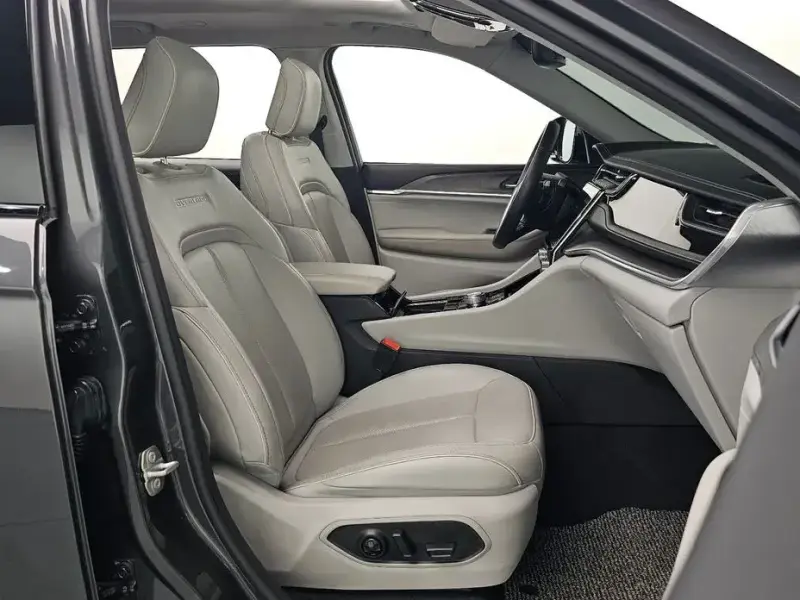2022 Jeep Cherokee с пробегом 25 826 км