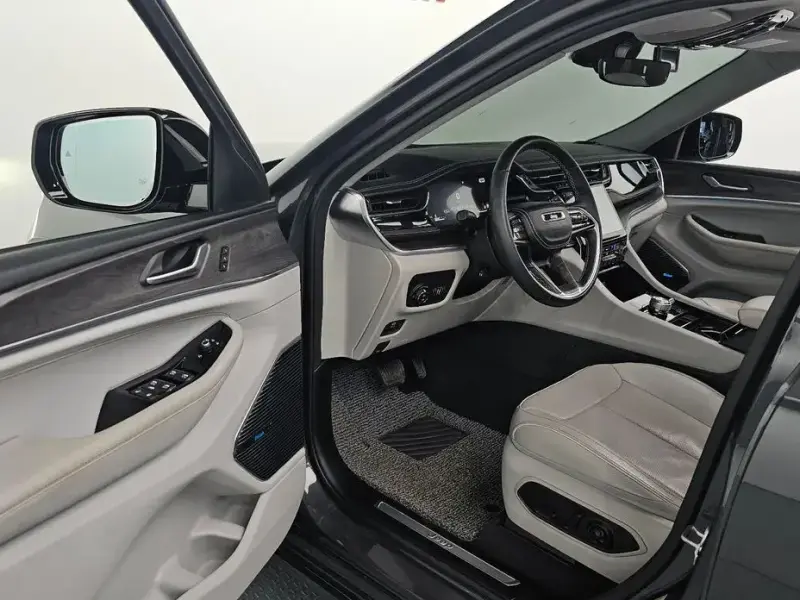 2022 Jeep Cherokee с пробегом 25 826 км
