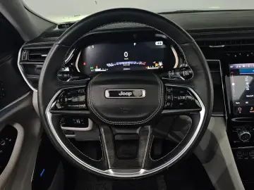 2022 Jeep Cherokee с пробегом 25 826 км