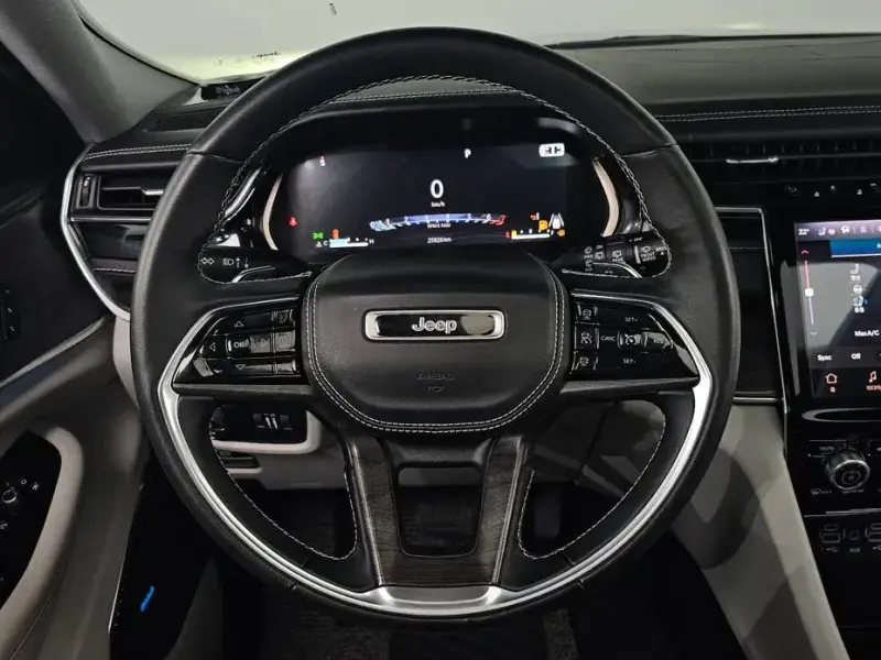2022 Jeep Cherokee с пробегом 25 826 км