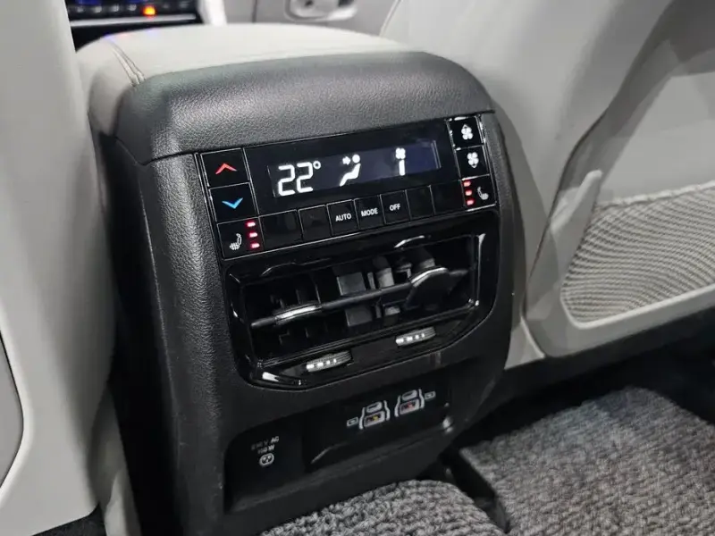 2022 Jeep Cherokee с пробегом 25 826 км