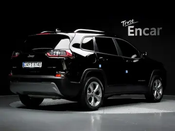 2022 Jeep Cherokee с пробегом 66 088 км