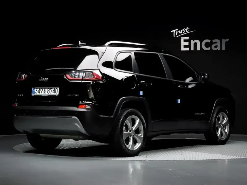 2022 Jeep Cherokee с пробегом 66 088 км