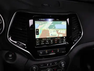 2022 Jeep Cherokee с пробегом 66 088 км