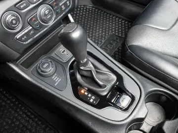 2022 Jeep Cherokee с пробегом 66 088 км