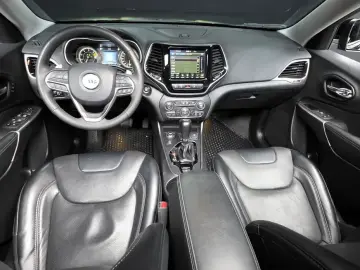 2022 Jeep Cherokee с пробегом 66 088 км
