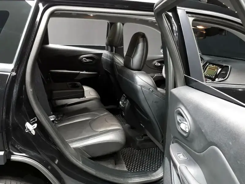2022 Jeep Cherokee с пробегом 66 088 км