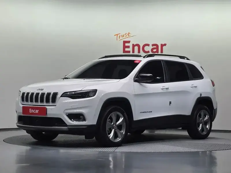 2022 Jeep Cherokee с пробегом 27 118 км