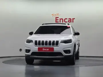 2022 Jeep Cherokee с пробегом 27 118 км
