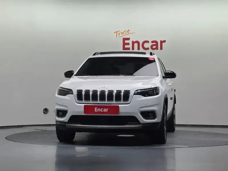 2022 Jeep Cherokee с пробегом 27 118 км