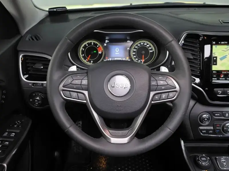 2022 Jeep Cherokee с пробегом 27 118 км