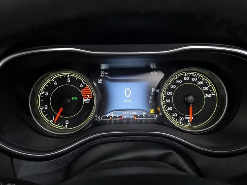 2022 Jeep Cherokee с пробегом 27 118 км