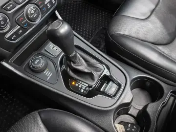 2022 Jeep Cherokee с пробегом 27 118 км