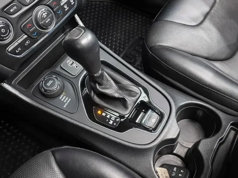2022 Jeep Cherokee с пробегом 27 118 км