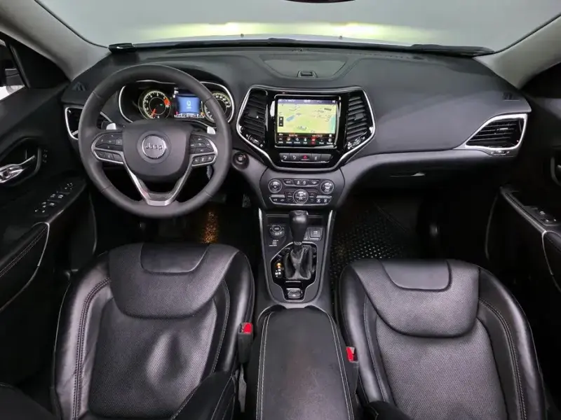 2022 Jeep Cherokee с пробегом 27 118 км