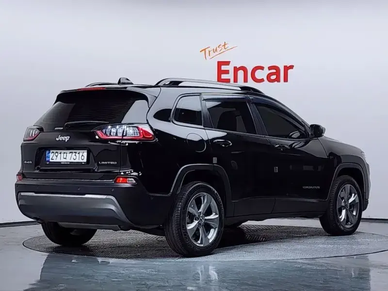 2022 Jeep Cherokee с пробегом 46 483 км