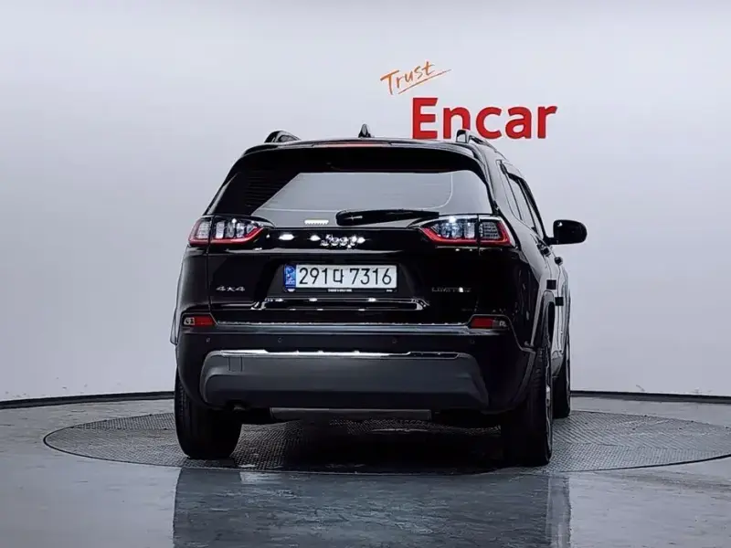 2022 Jeep Cherokee с пробегом 46 483 км