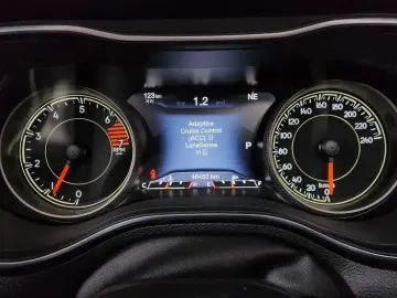 2022 Jeep Cherokee с пробегом 46 483 км