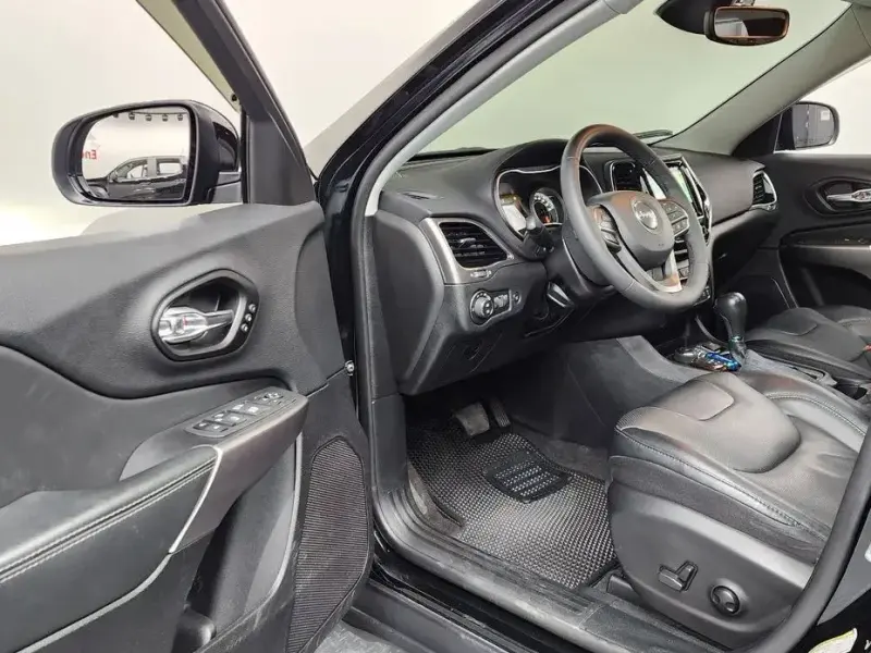 2022 Jeep Cherokee с пробегом 46 483 км